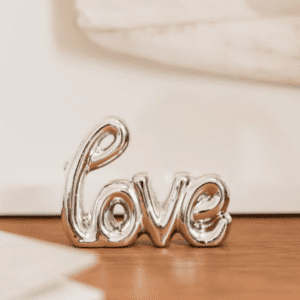 EST LOVE